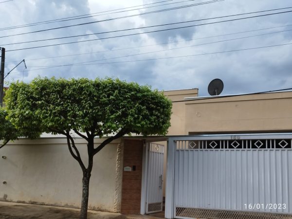 CASA 3 DORM. (Guapiacú)